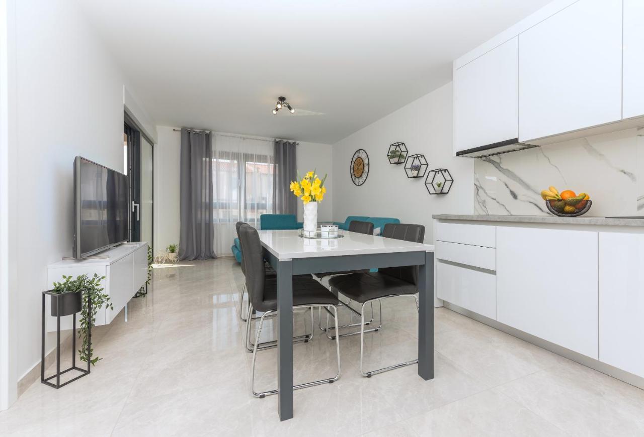 מאקרסקה Apartment Ema מראה חיצוני תמונה